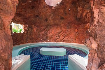 Indoor spa tub