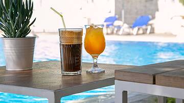 Poolside bar