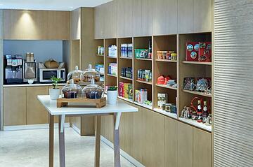 Snack bar