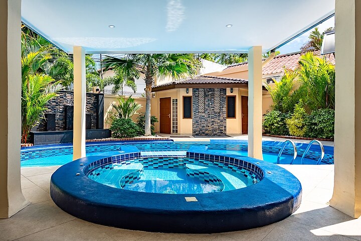 Private pool