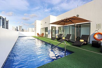 Rooftop pool