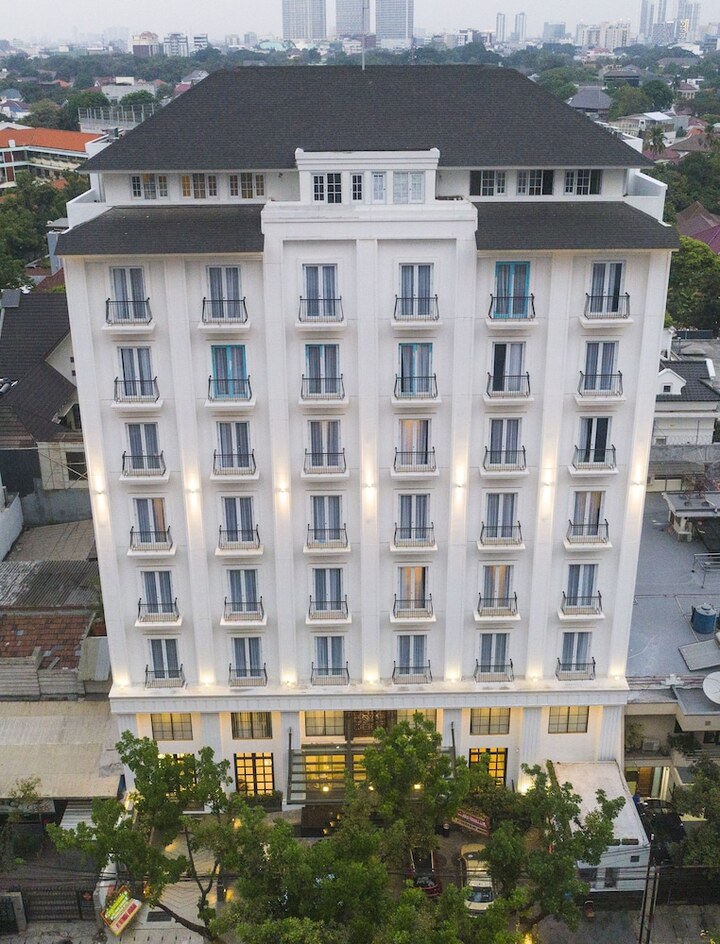 Jambuluwuk Thamrin Hotel