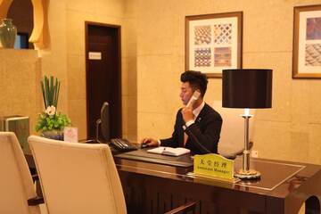 Luxemon Xinjiang Yindu Hotel