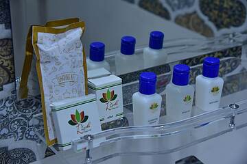 Bathroom amenities