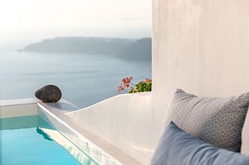 Private spa tub