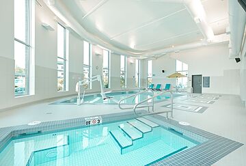 Indoor spa tub