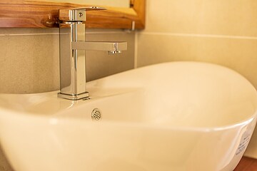 Bathroom sink