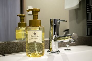 Bathroom amenities