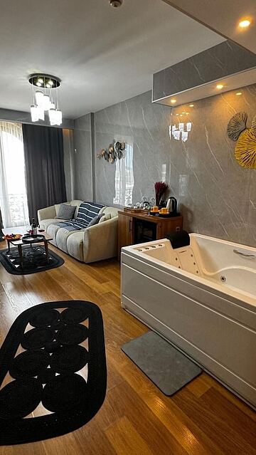 Jetted tub