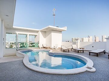 Rooftop pool