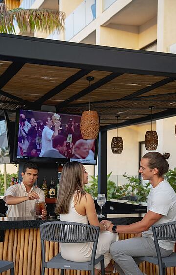 Poolside bar