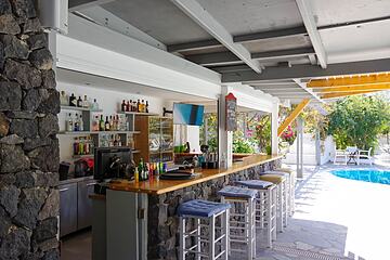 Poolside bar