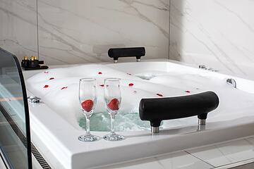 Jetted tub