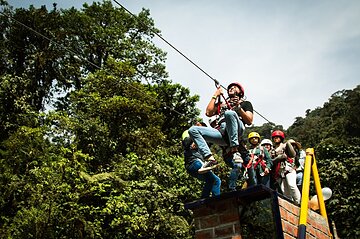 Ropes course (team building)