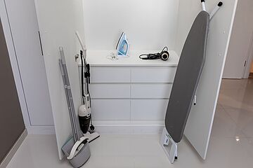 Iron/ironing board