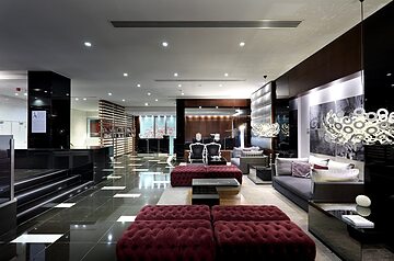 Lobby lounge