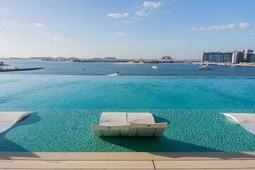 Infinity pool