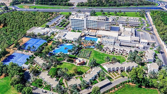 Radisson Blu Hotel & Resort Al Ain