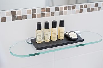 Bathroom amenities