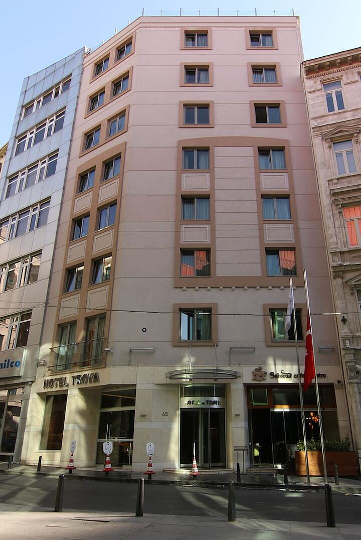 Primary image