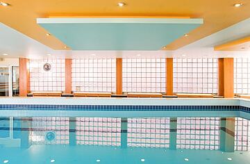 Indoor/outdoor pool