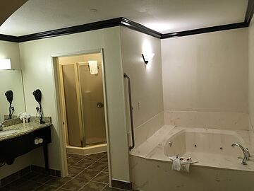 Jetted tub