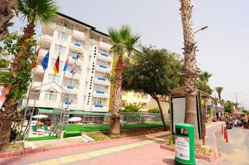 Semt Luna Beach Hotel