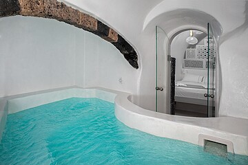 Private spa tub