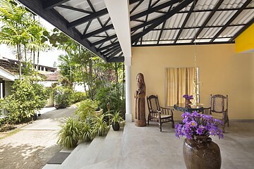 Palm Beach Inn and Sea Shells Cabanas