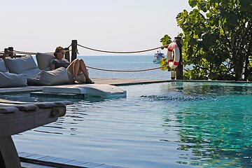 Pool waterfall