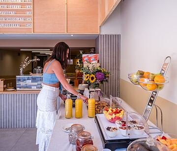 Breakfast area