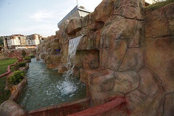 Pool waterfall