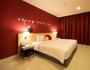 SLEEP WITH ME HOTEL design hotel @ patong