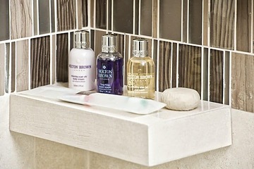 Bathroom amenities