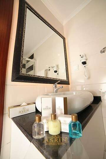 Bathroom amenities