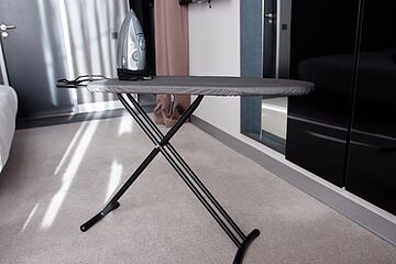 Iron/ironing board