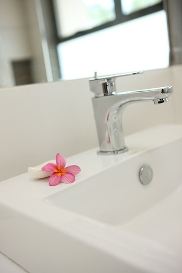 Bathroom sink