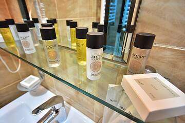 Bathroom amenities