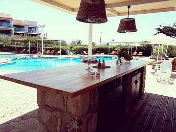 Poolside bar