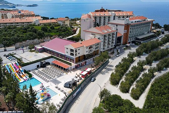 Ramada Hotel & Suites by Wyndham Kusadasi