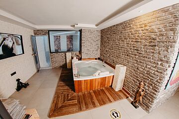 Private spa tub