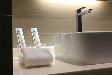 Bathroom amenities