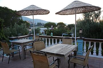 Poolside bar