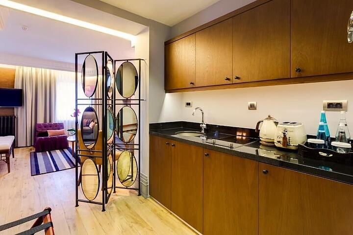 Private kitchenette