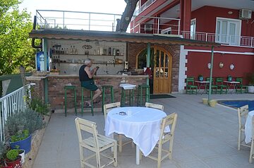 Poolside bar