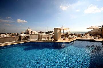 Rooftop pool