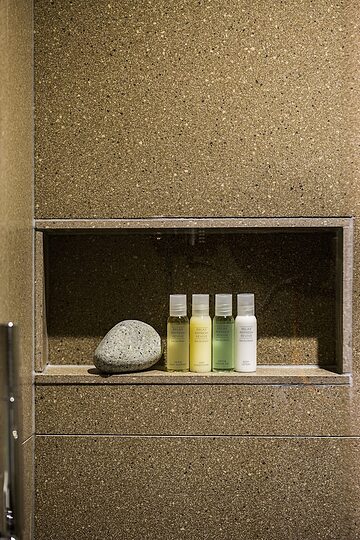 Bathroom amenities