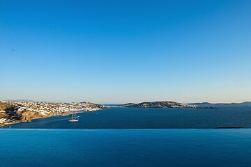 Infinity pool