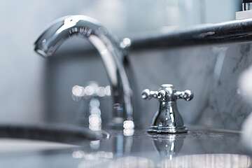 Bathroom sink