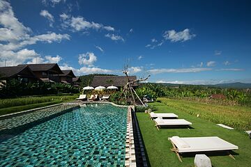 Infinity pool